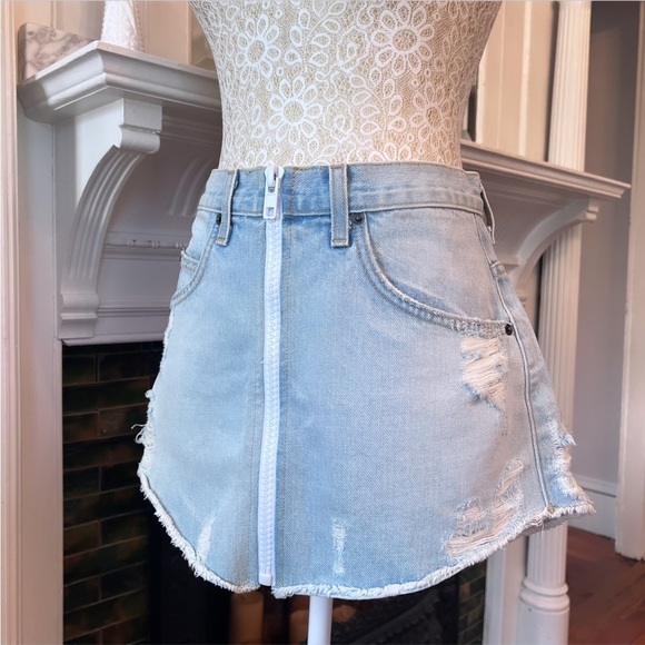 EUC CARMAR Zuni Beatrice White Zipper High Waisted Denim Skirt Size 28 - Picture 6 of 13
